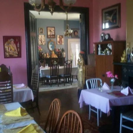 Ubon Thai Victorian Inn & Restaurant-2